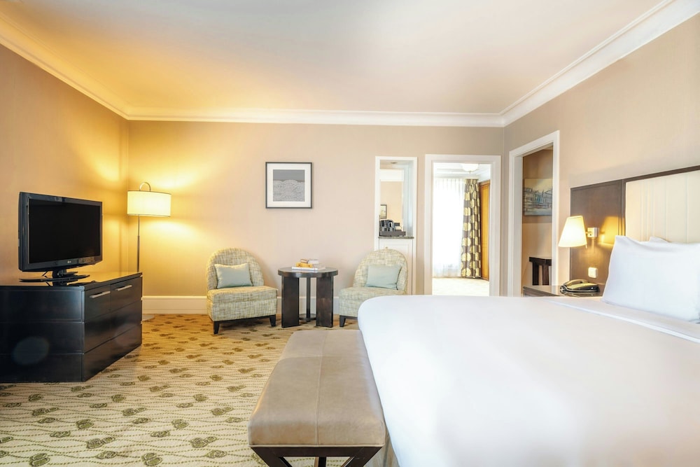 جناح تنفيذي بسرير كينج، Renaissance Brussels Hotel 2/6