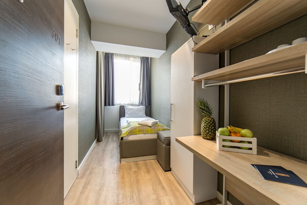 Belgrade Inn Garni 50/50