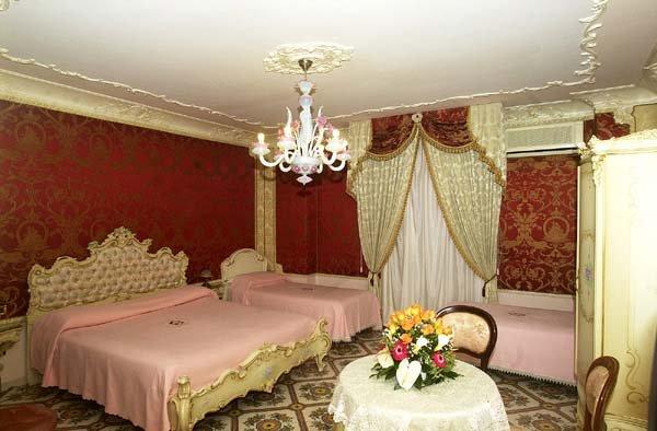 Grand Hotel La Sonrisa 6/19