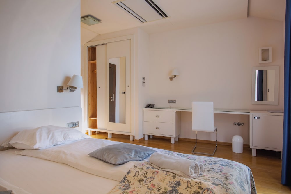 Hotel Pleter 34/77