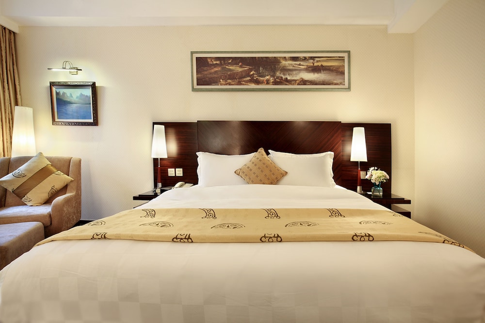 SUPERIOR, KING BED