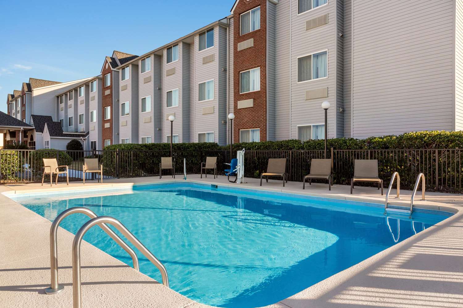 Microtel Inn & Suites by Wyndham Tifton 8/17