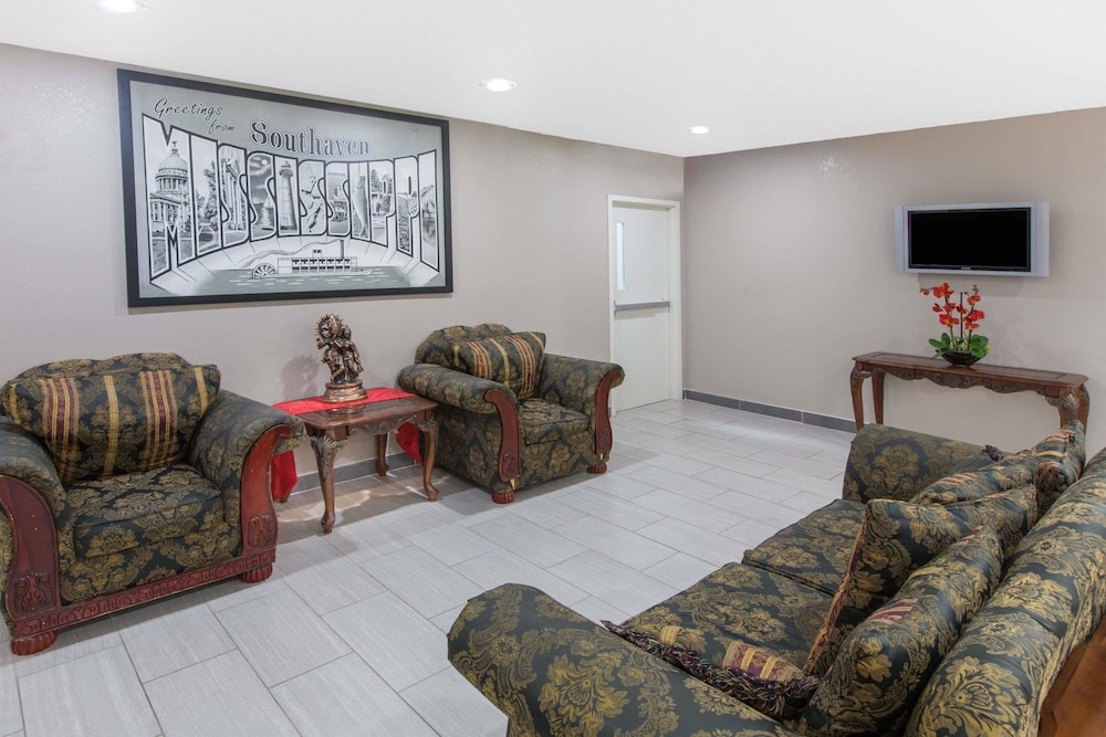 Super 8 by Wyndham Southaven 10/16