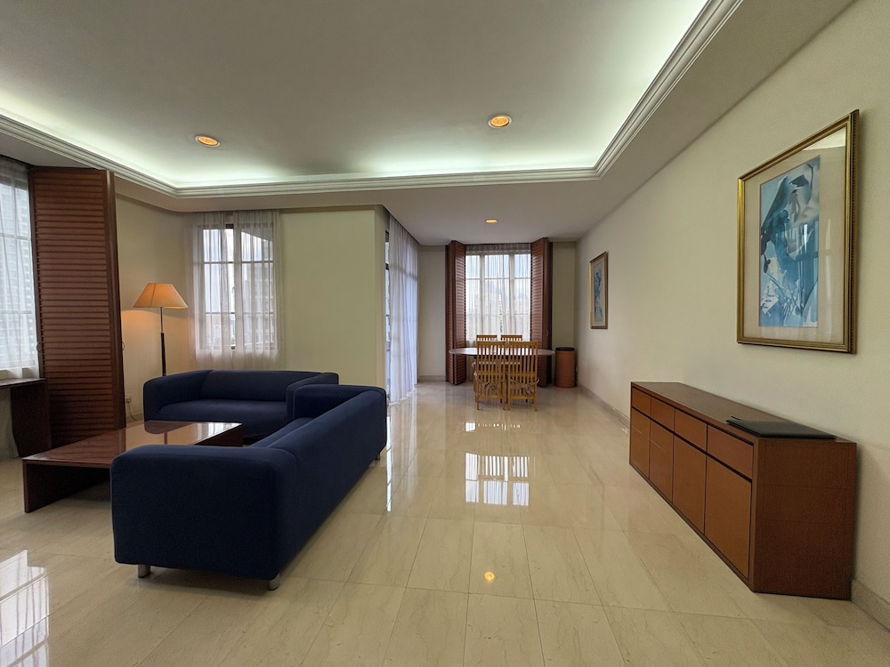 THE MAPLE SUITE 16/50