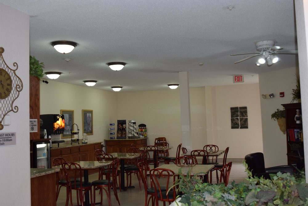 MainStay Suites Madison Airport 34/52