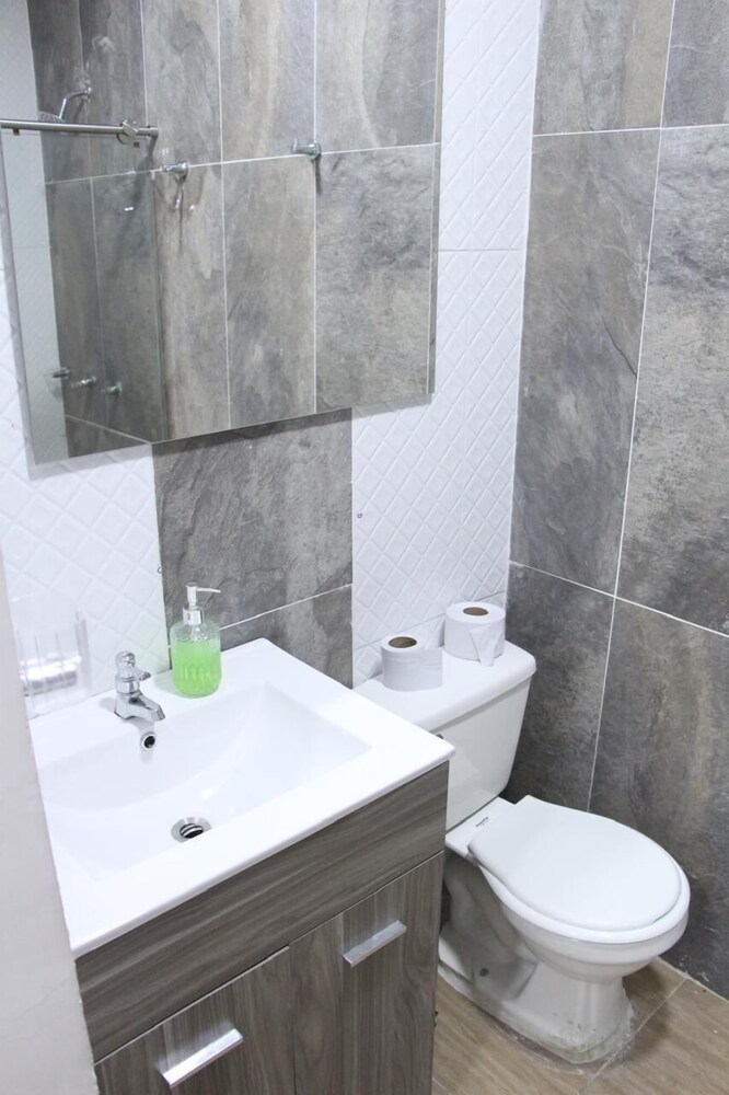 Casa Laureles Hotel 49/50
