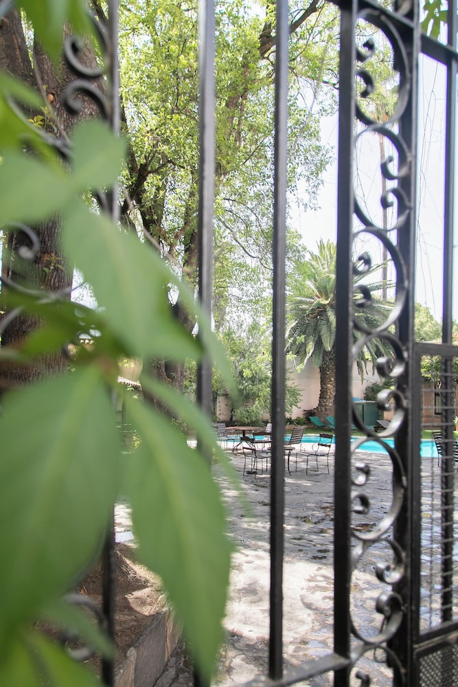Salta Hotel 47/50