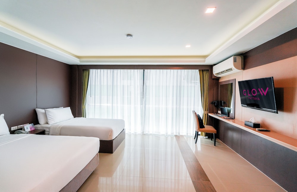 Glow Pattaya 6/50