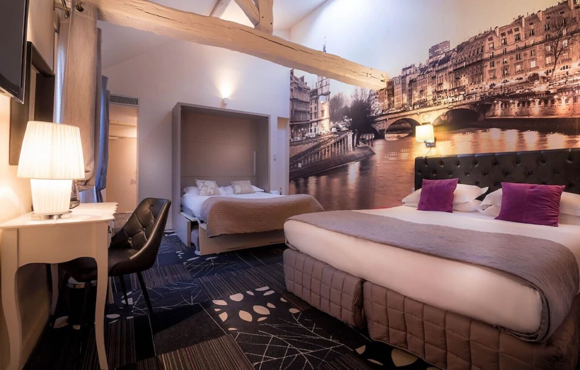 ROOM, QUADRUPLE, 4 BEDS