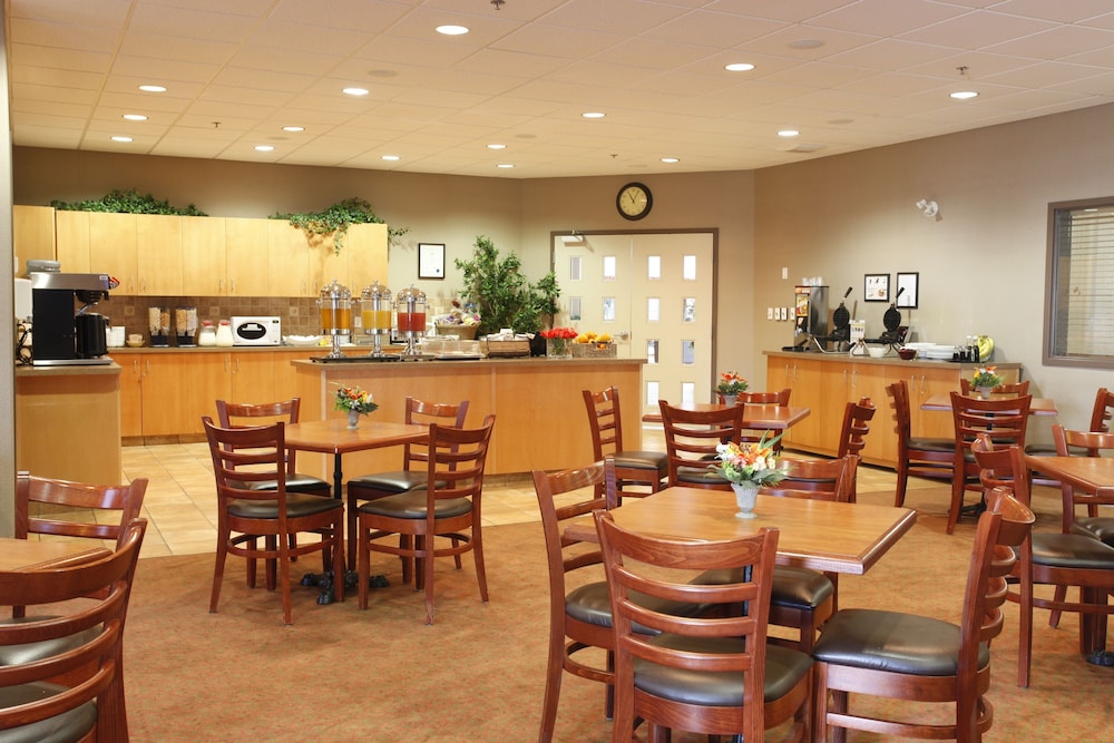 Pomeroy Inn Suites Hotel Dawson Creek 48/63