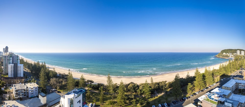 Boardwalk Burleigh Beach 44/47