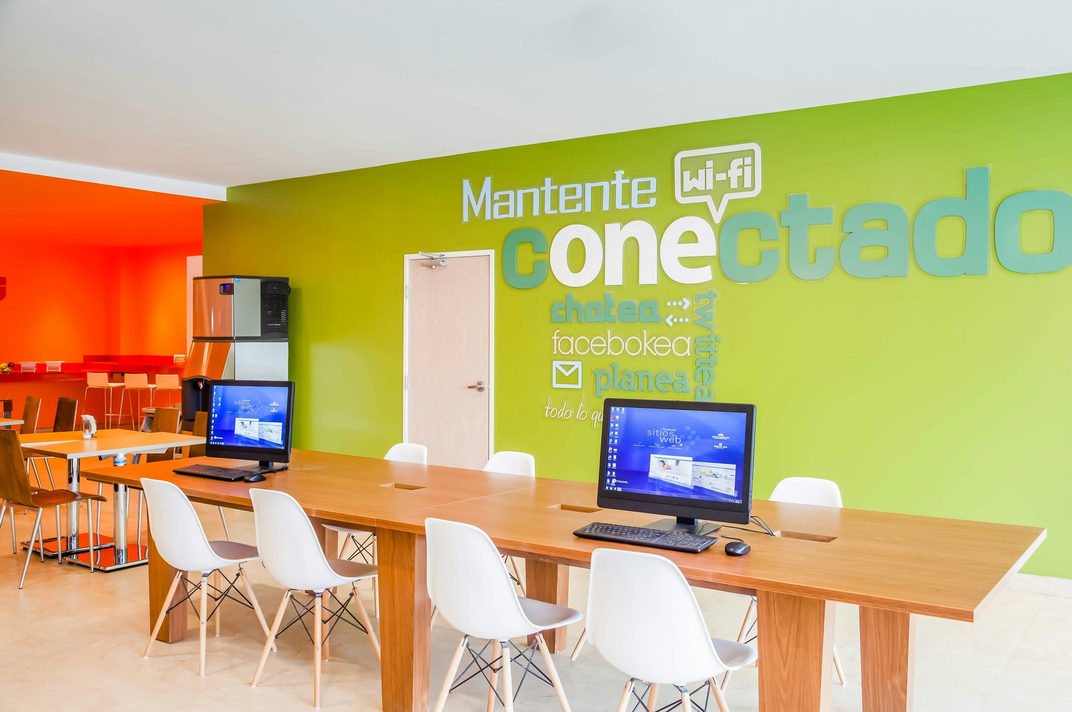 One Monclova Hotel 45/50