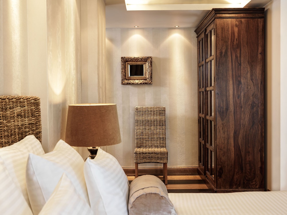 Sea View Cityscape Hotel 40/71