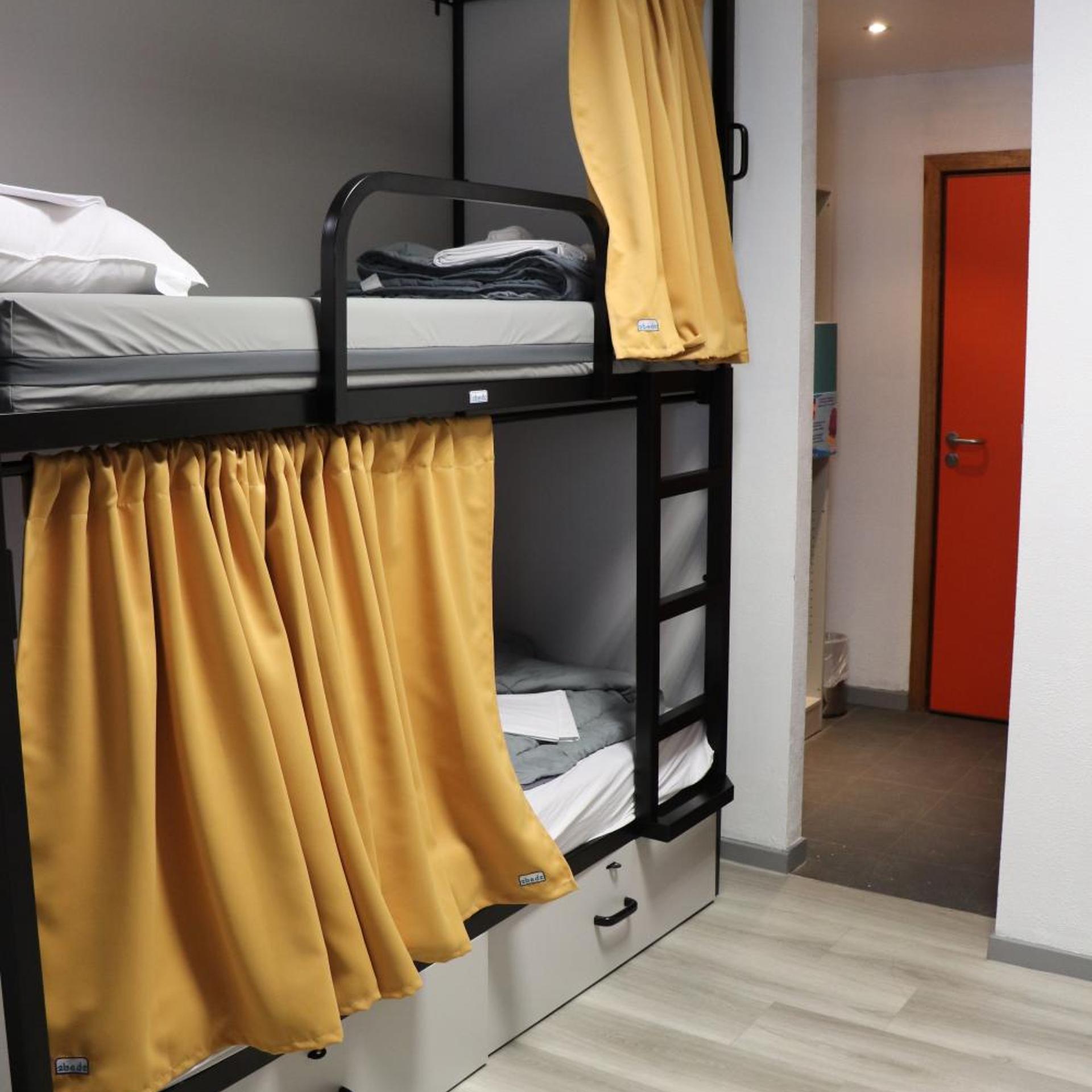 Jacques Brel Youth Hostel 36/48
