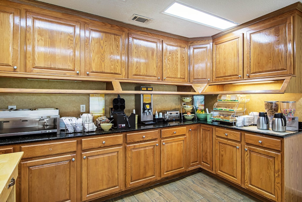 Quality Inn Thomaston 29/37