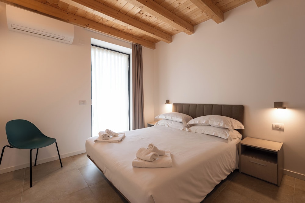 4 Rooms, Deluxe, Apartment, 2 Queen Beds, Sofa