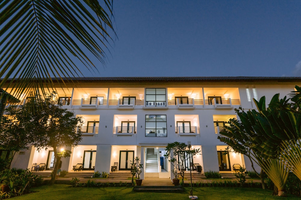 Legong Keraton Beach Hotel 2/70