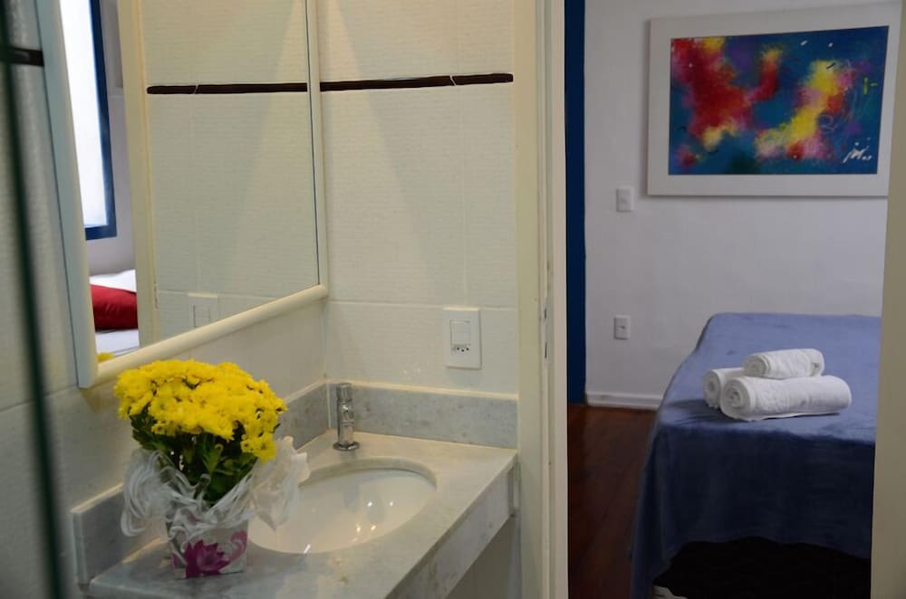 Brasileranza Hostel 46/50