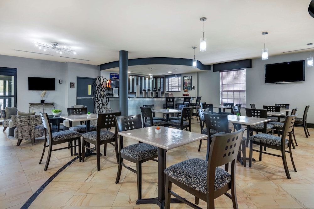 Best Western Plus Bradenton Gateway Hotel 24/29