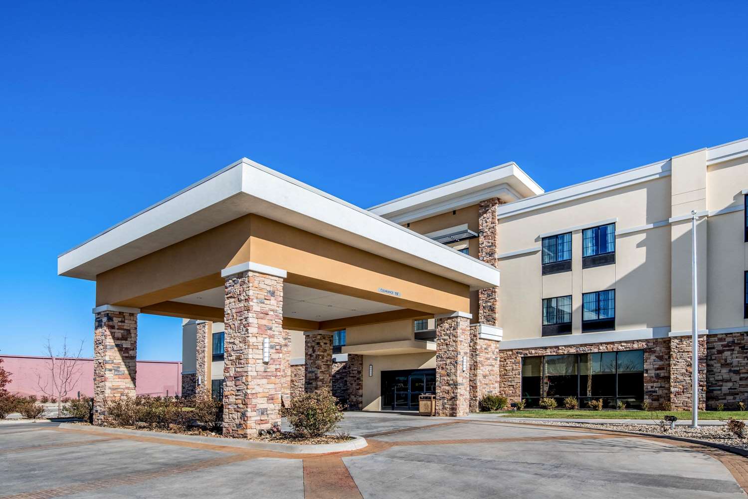 La Quinta Inn Suites By Wyndham Pampa 6/52