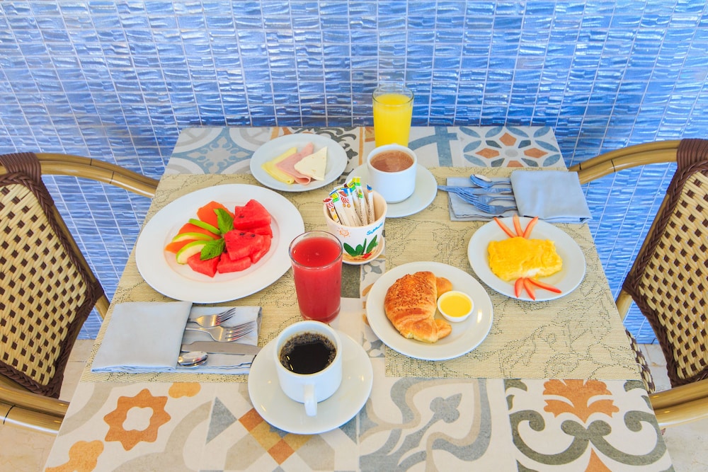 Hotel Summer 37/50