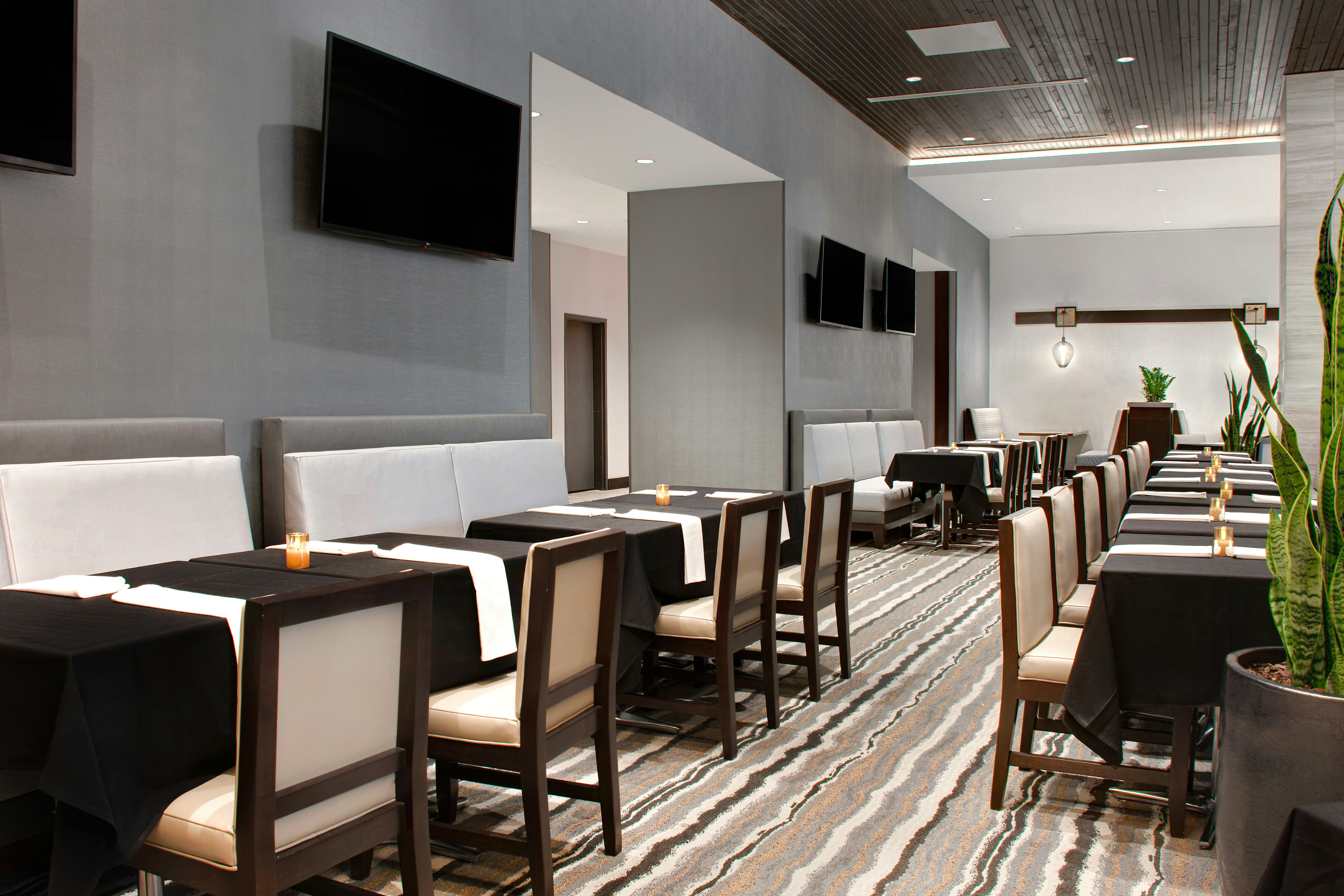 Embassy Suites by Hilton Alpharetta Halcyon 47/49