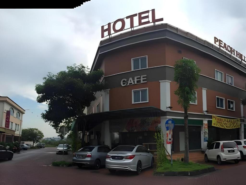 Peach Hill Hotel Cafe 42/46