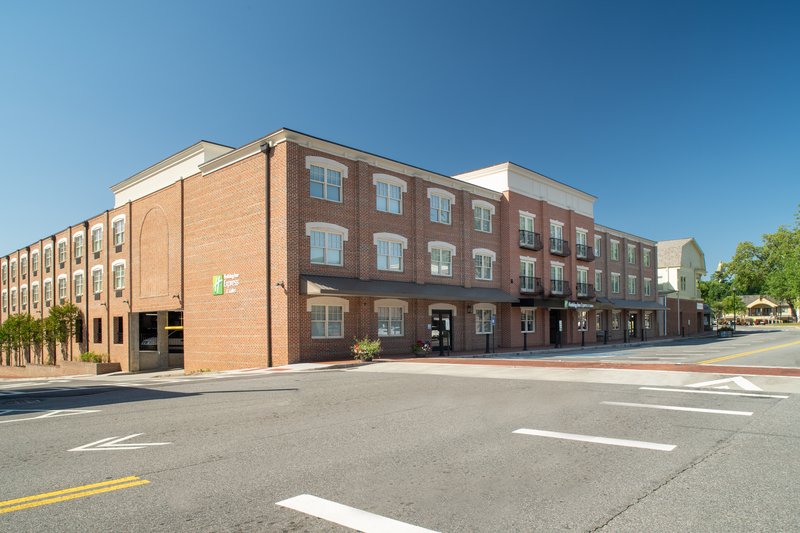 Holiday Inn Express And Suites Dahlonega University Area, an IHG Hotel 57/60