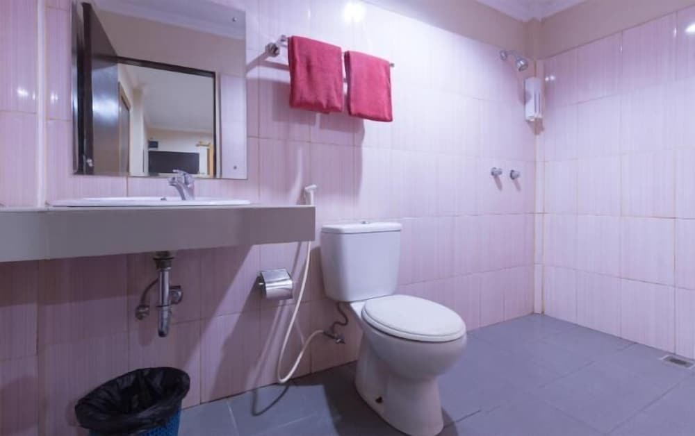 Grand Sari Hotel Padang 26/28