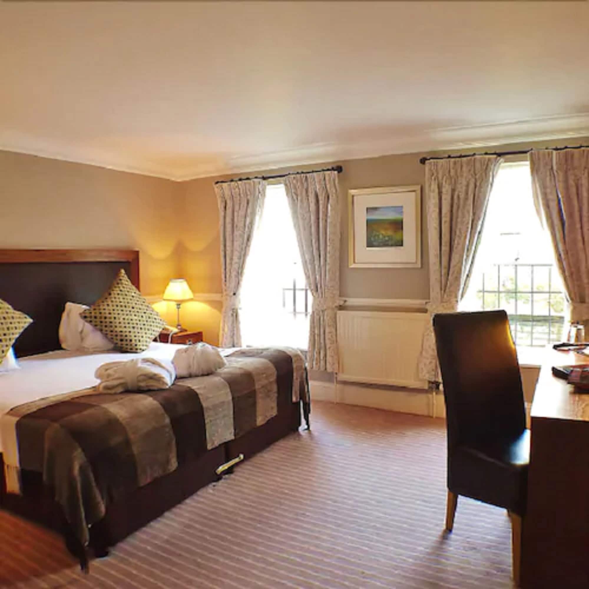Superior, Queen Bed