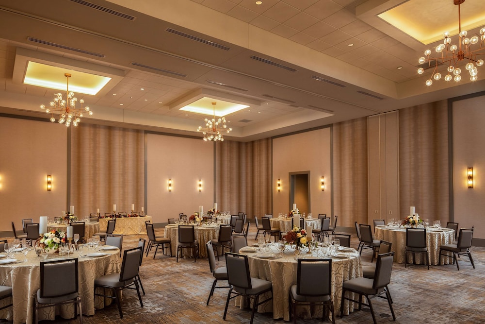 Embassy Suites by Hilton South Bend at Notre Dame 47/63