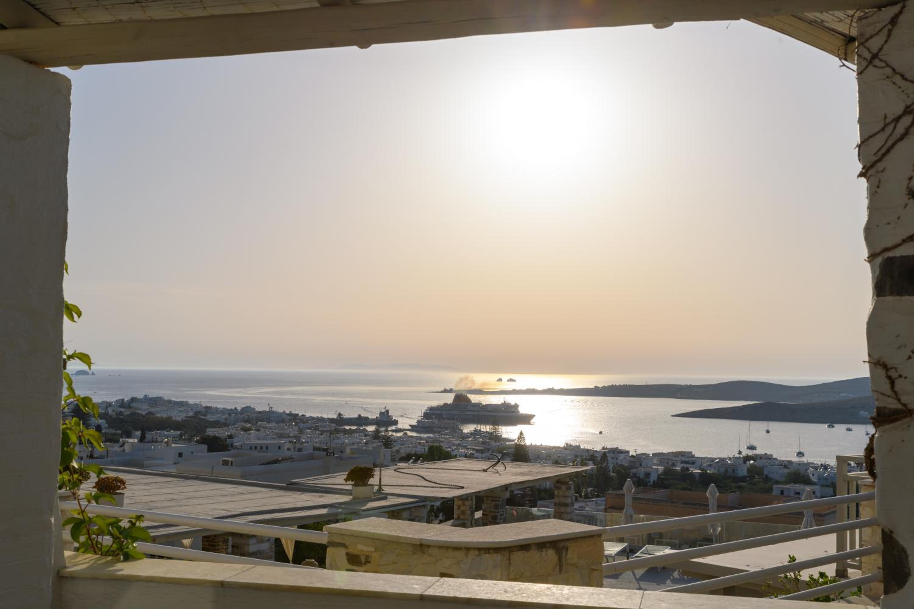 Sunset View Hotel &amp; Apartments 98/100