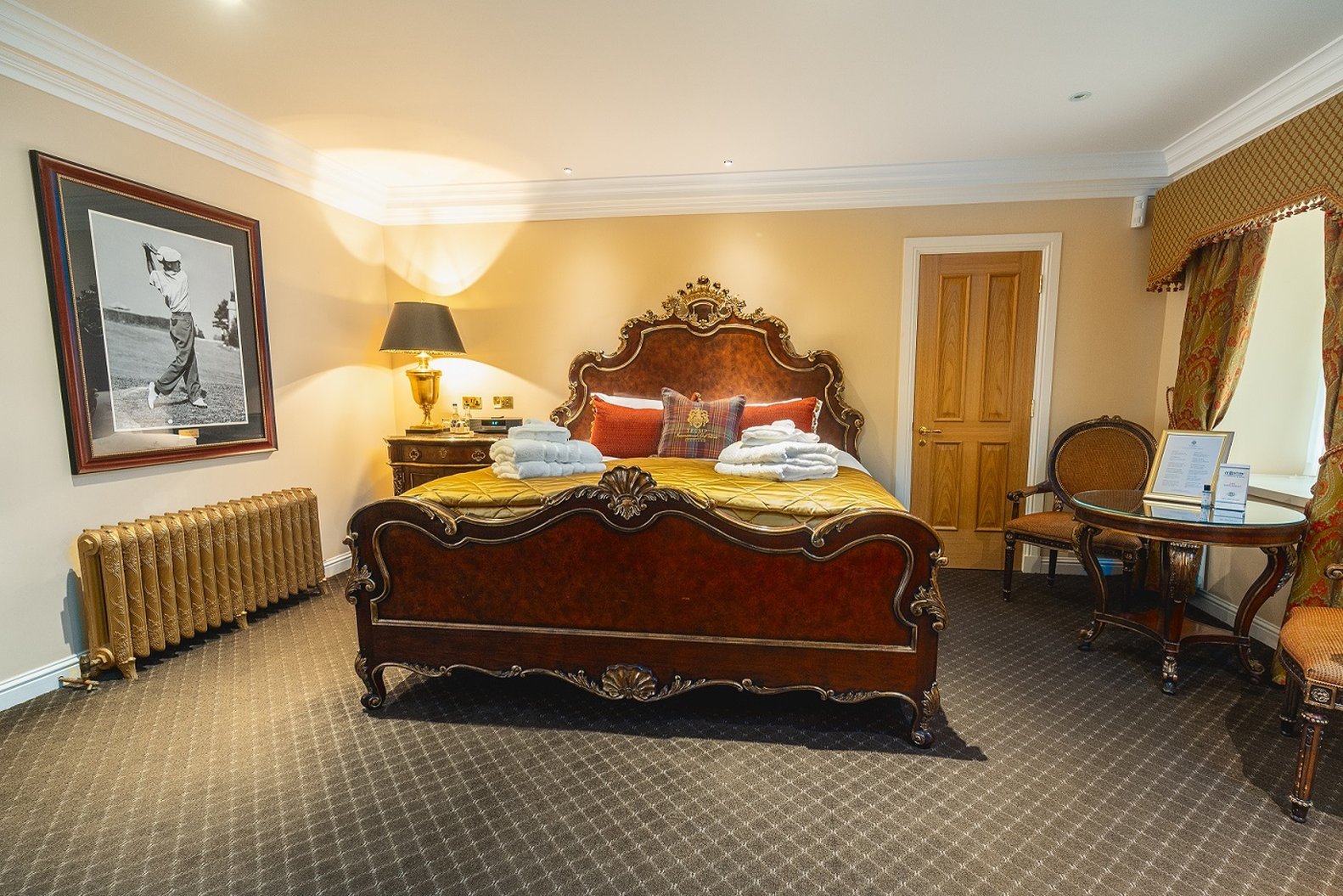 Superior, Lodge, Queen Bed