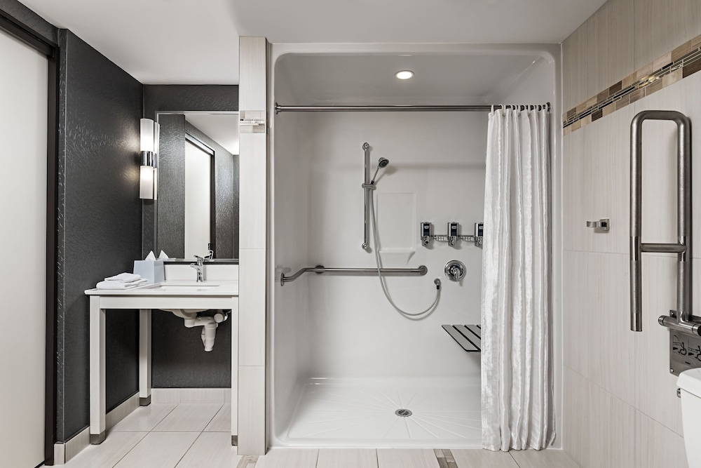 Four Points by Sheraton London 14/66