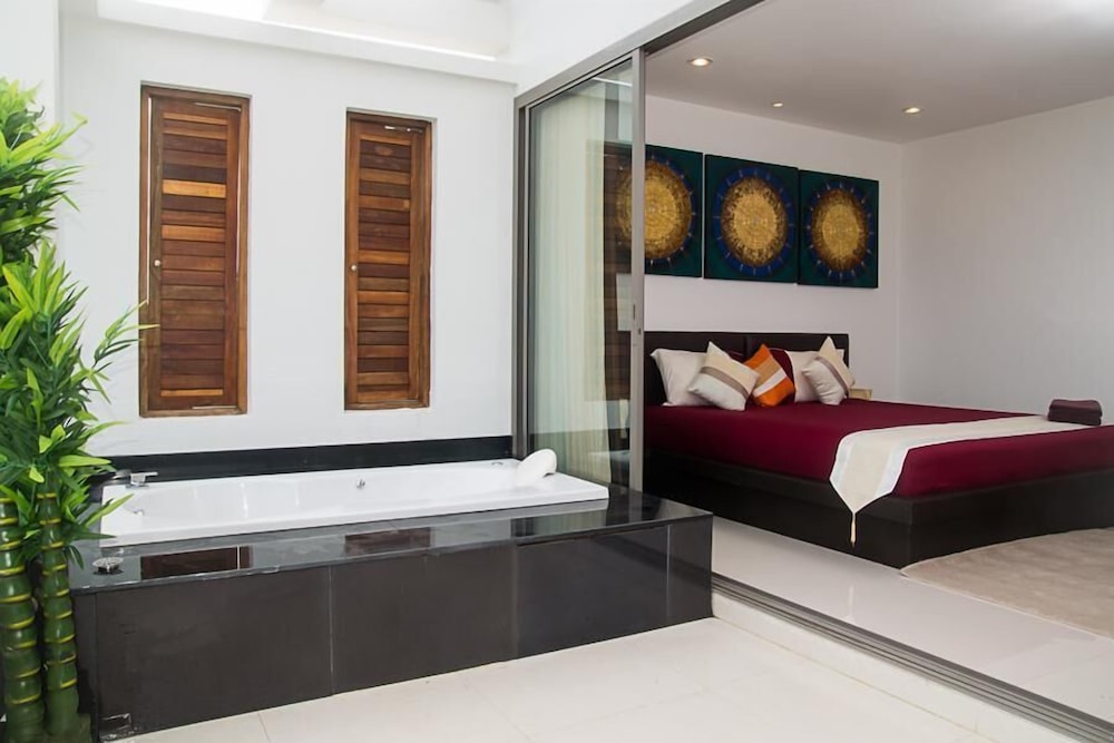 Tropical Sea View Residence 34/60