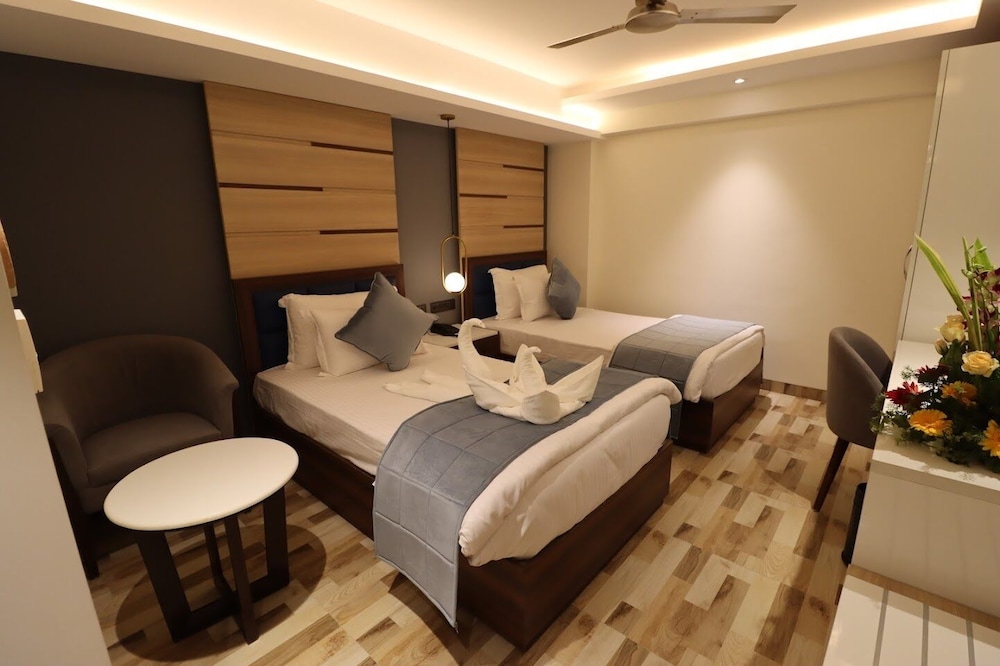 Mastiff Hotel, Dhanbad 16/32