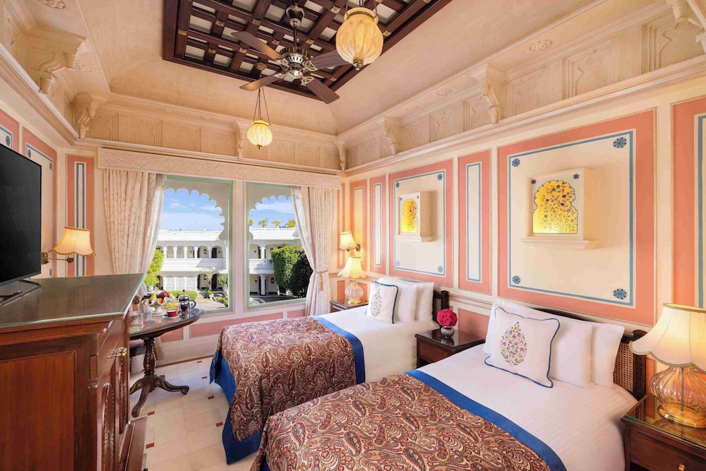 Luxury, Twin Beds, Garden View