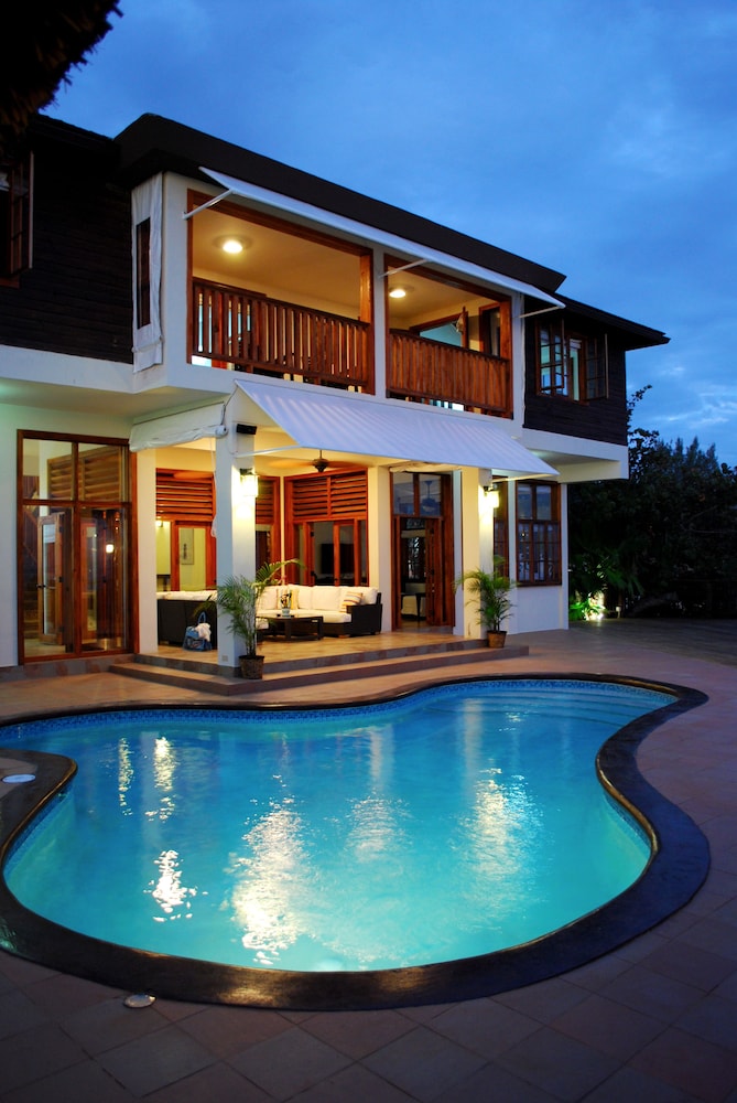 Villas Sur Mer 1/49