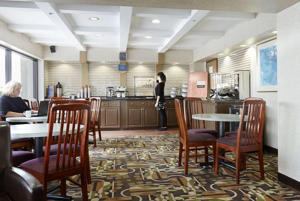 Ramada by Wyndham Abbotsford 17/24