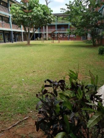 Dirkie Uys Backpackers 22/31