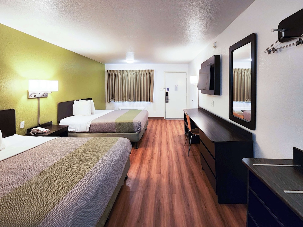 Motel6 Baytown, TX - Baytown East 39/63