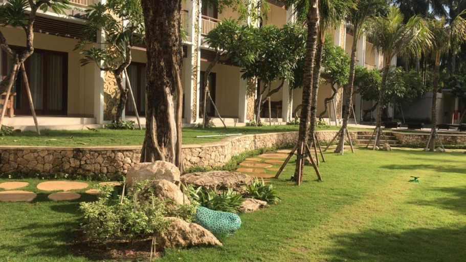 Akatara Hotel 7/11