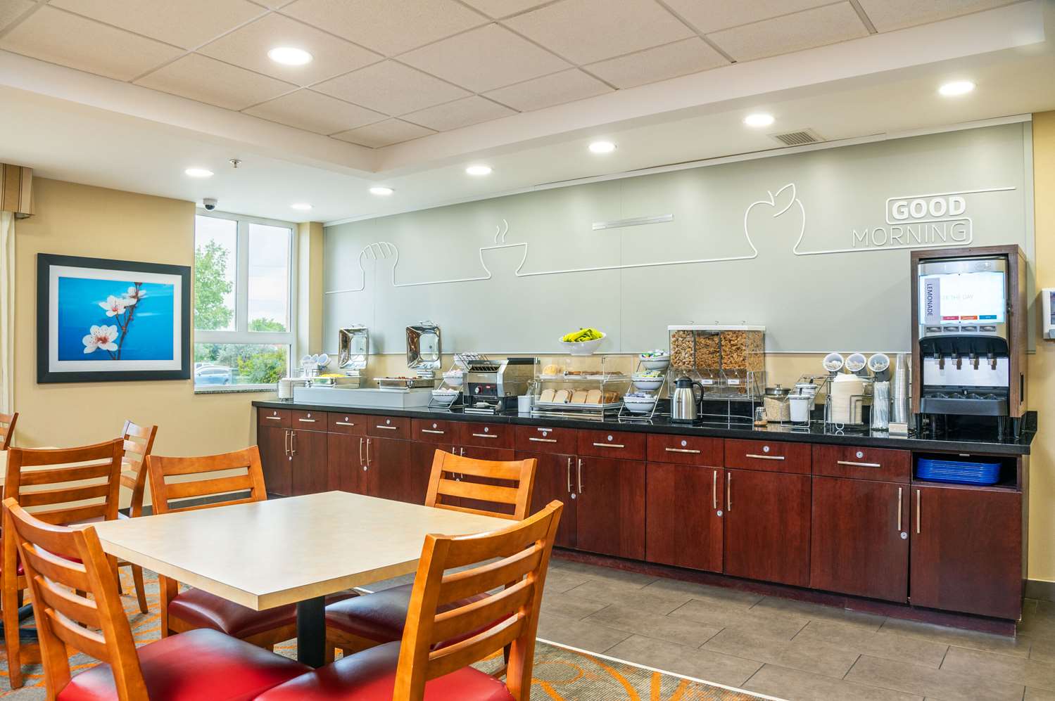 Comfort Inn & Suites Kincardine, ON 24/28