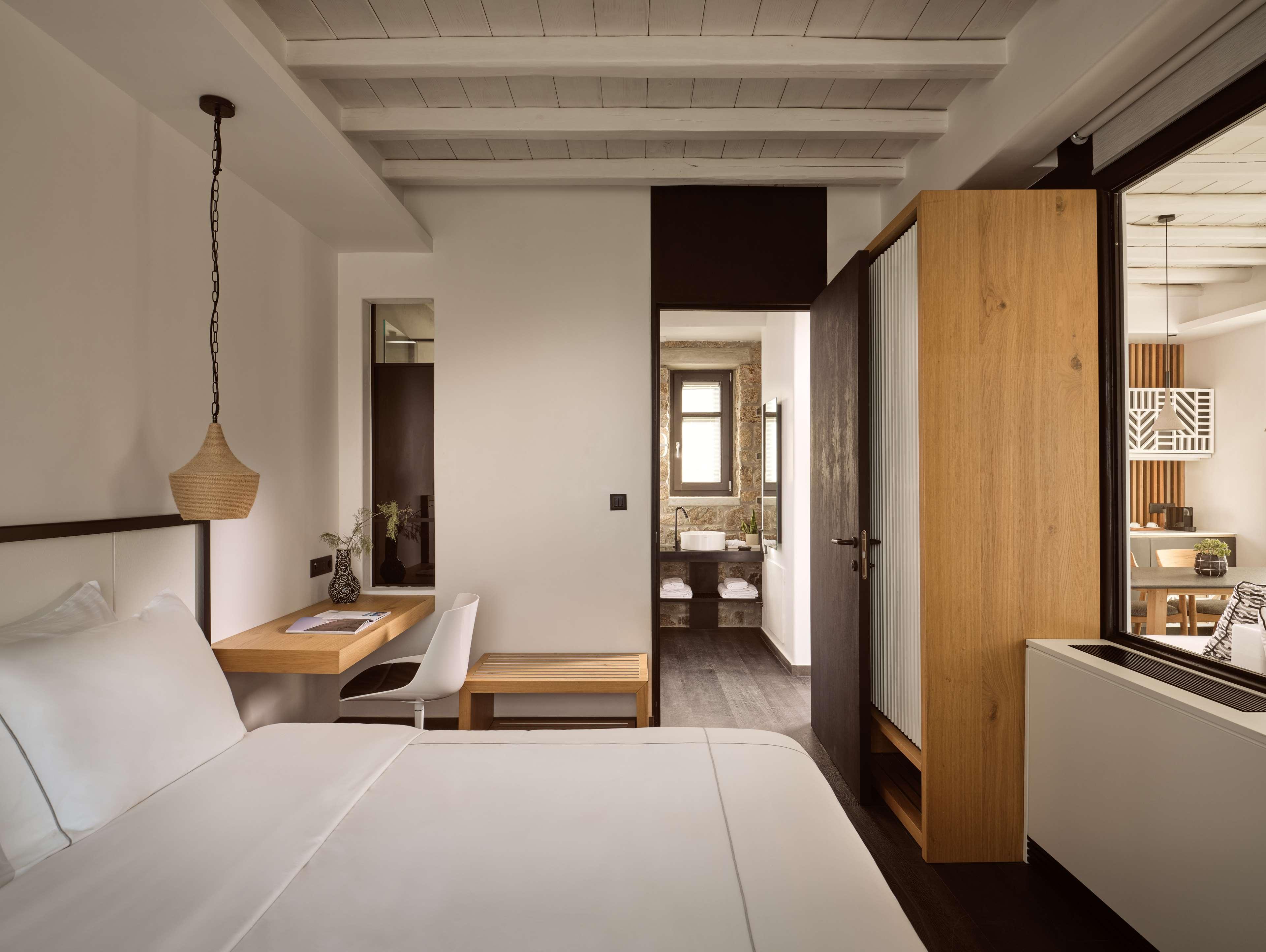 PANORAMIC, SPA, SUITE, KING BED