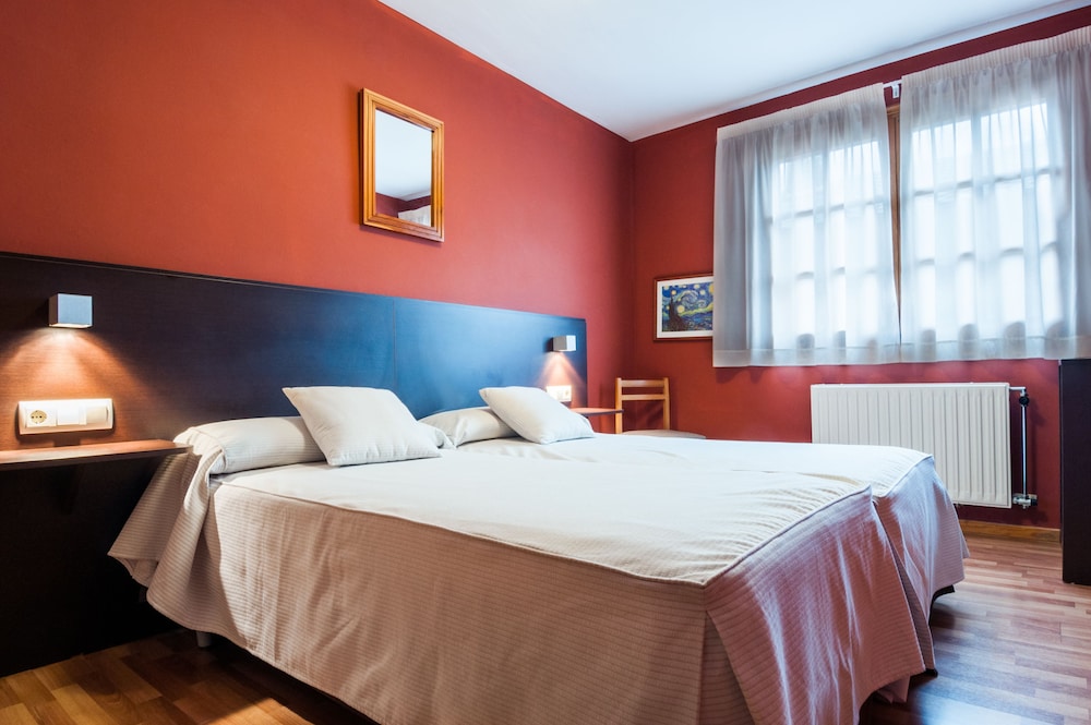 Hotel Esquirol 4/41