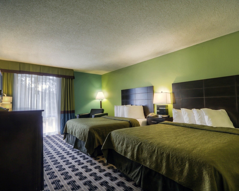 Studio6 Pecos, TX 34/60