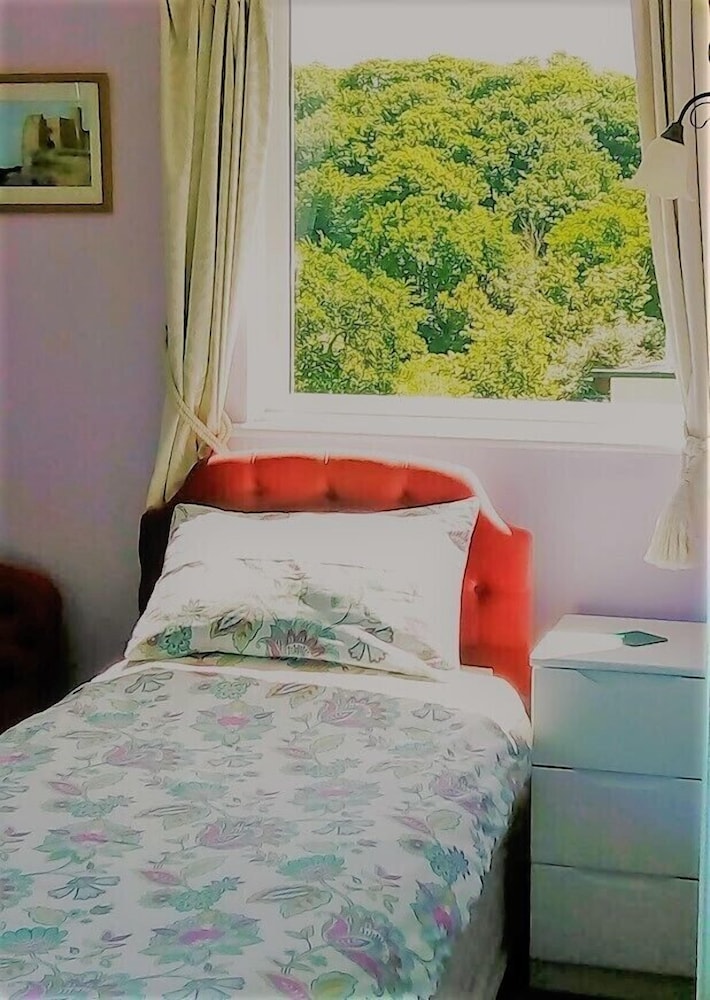Gallen-Treath Guest House 5/49