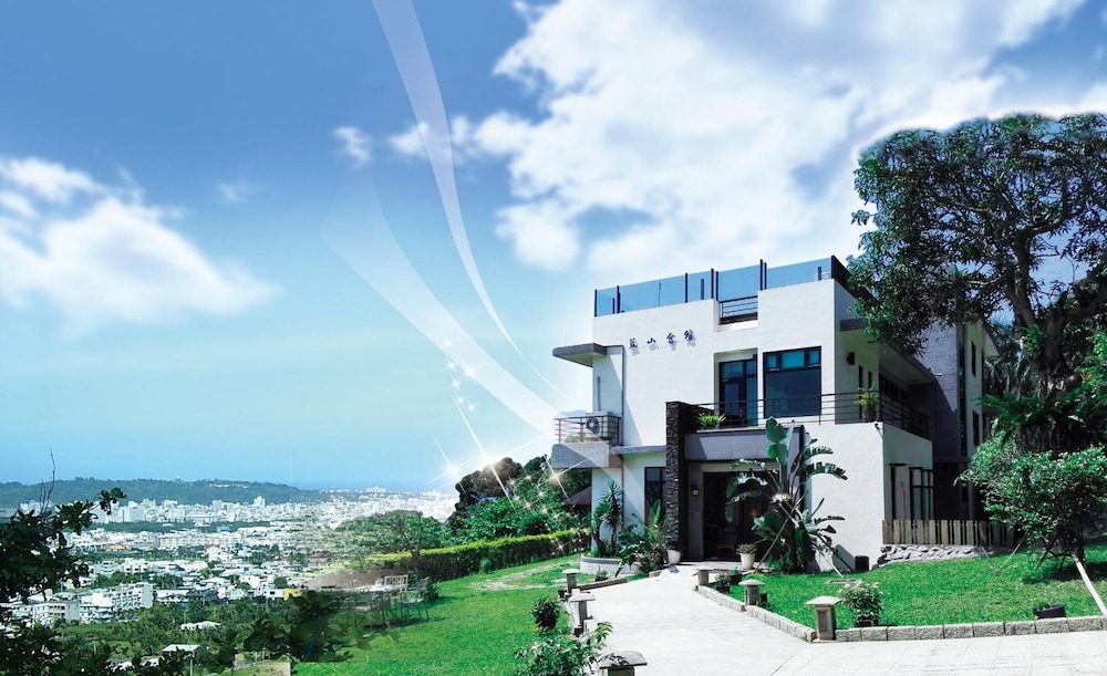Azure Villa 5/41