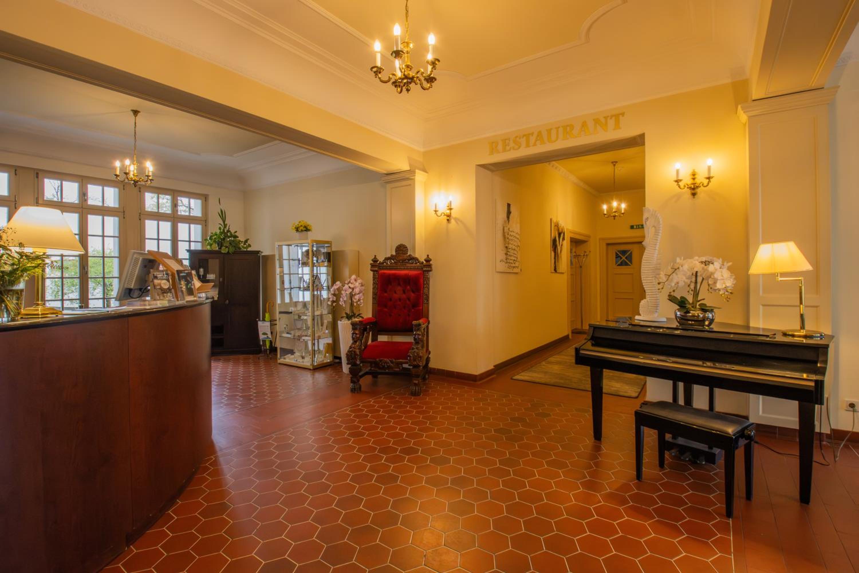 Seehotel Grossraeschen 14/32