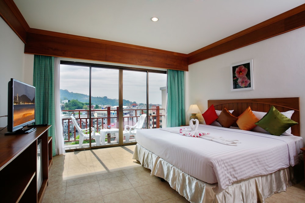 Jiraporn Hill Resort Patong Phuket 20/59